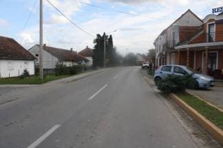 Fiatom oduzeo prednost Renaultu i izazvao sudar (foto)