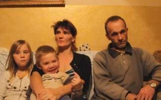 Obitelj s 9 djece zbog duga prema banci ostaje bez svega (video)