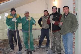 Mještani složno preuređuju društveni dom (foto)