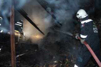Izgorjela šupa: Vatrogasci spriječili širenje na druge objekte (foto)
