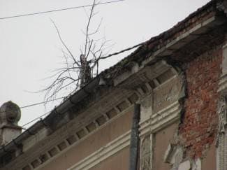 Ove zgrade u svakom trenutku mogu nekoga stajati glave! (foto)