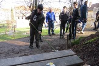 Izviđači iskoristili lijepo vrijeme za čišćenje Staroga grada (foto)