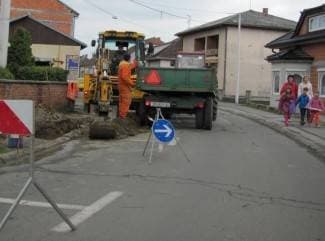 U Bolničkoj propuštala plinska mreža, komunalci krpaju cijev