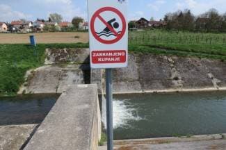 Znakovi postavljeni preventivno, onaj s prve brane već nestao