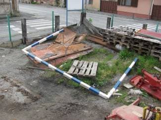 Nekad popularno pakračko igralište uništeno je i opasno