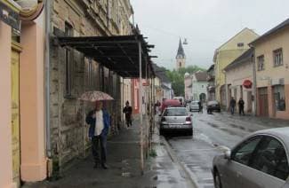 Opasna skela u središtu Pakraca i dalje stoji netaknuta