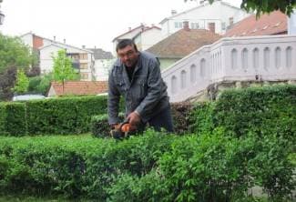 Kiša ih nije spriječila: Stotinjak Lipičana čistilo gradski park (foto)
