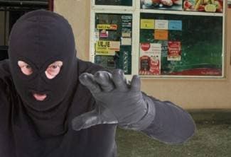 Maskirani lopov uletio i uzeo novac šokiranoj prodavačici