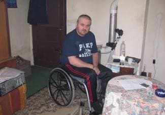 Invalidu odbili nabavku novih kolica jer nije educiran?!