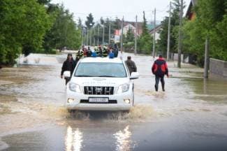 Humanitarne akcije Crvenog križa i udruge MZM