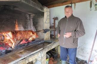 Nakon katastrofe, pečenka: ¨Kad se propada, neka bude u stilu¨ (foto)