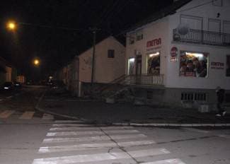 Ušao s pištoljem u trgovinu i uzeo novac prodavačici