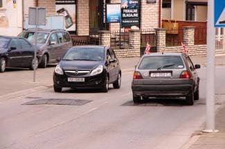 ¨Ležeći policajci¨ ostaju, oni koji su oštećeni su već uklonjeni