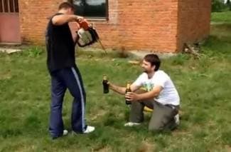 Totalni hit: Ovako u Grabarju otvaraju pivo (video)