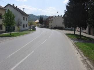 Ul. Pavla Radića: Sletio s ceste te udario u drvo i ogradu