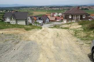 U dvorište im se slijevaju fekalije: ¨Ako se ne riješe oborinske vode, bit će problema i ubuduće¨