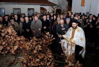 Vjernici pravoslavne vjeroispovijesti proslavili Božić (foto)
