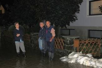 U Mihaljevcima se voda prelila preko ceste i ušla u podrume