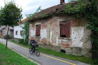 Evo kako se možete riješiti opasne ruševine u susjedstvu