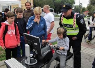 Policija predstavila svoj rad i opremu mladim Lipičanima (foto)