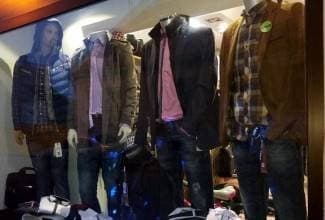 Nove košulje, kaputi, hlače i sakoi stigli u Martaleno (foto)
