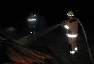 Susjedi su prvo čuli pucnjavu pa vidjeli vatru (foto)