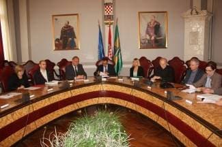 Školskim ravnateljima predstavljeni novi projekti za natječaje
