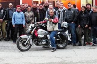 Baj Ivo je glavni faca u selu: Dolaze mu bikeri iz Hrvatske i BiH (foto)