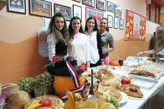 Učenici pripremili pravu gozbu: ¨Pite, makovnjače - nestaju!¨