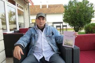Stipo piše poeziju i romane: ¨Tisuće ljudi će se naći u mojim pjesmama¨