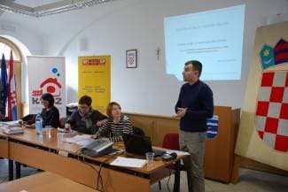 ¨Škole treba poticati da organiziraju nastavu na jeziku i pismu manjina¨