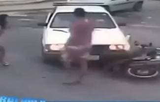 VIDEO: Je li ovo najromantičnija prometna nesreća ikad snimljena?