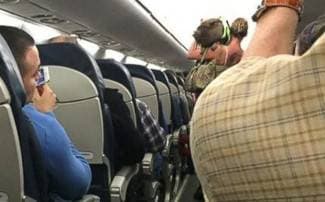 Amerikanka izbačena iz aviona jer je sa sobom vodila svinju