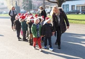 Vrtićarci poklanjaju potrebitima: ¨Djeca se ovako uče pomagati¨
