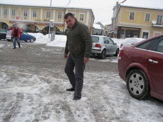 Teško uočljivo: Zamka za vozače koji parkiraju na trgu?