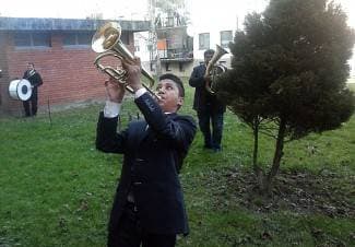 VIDEO Romski orkestar digao Babin vir na noge: Ljudi im s balkona bacali novac