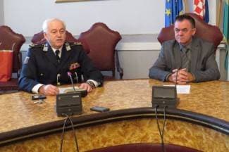 Župan s vatrogascima: ¨Čestitam vam na hrabrosti jer niste štedjeli sebe¨
