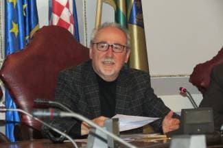 Požega je čudo prirode: ¨Radi svaki deseti, a kafići su puni¨