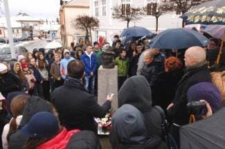 ¨Ako je Ujević bio poznat po otrcanoj robi, onda je Peić bio poznat po notesu¨