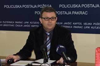 ¨Kralo se svašta, čak i zastava, ribički pribor, suhomesnati proizvodi, madrac i jastuk¨