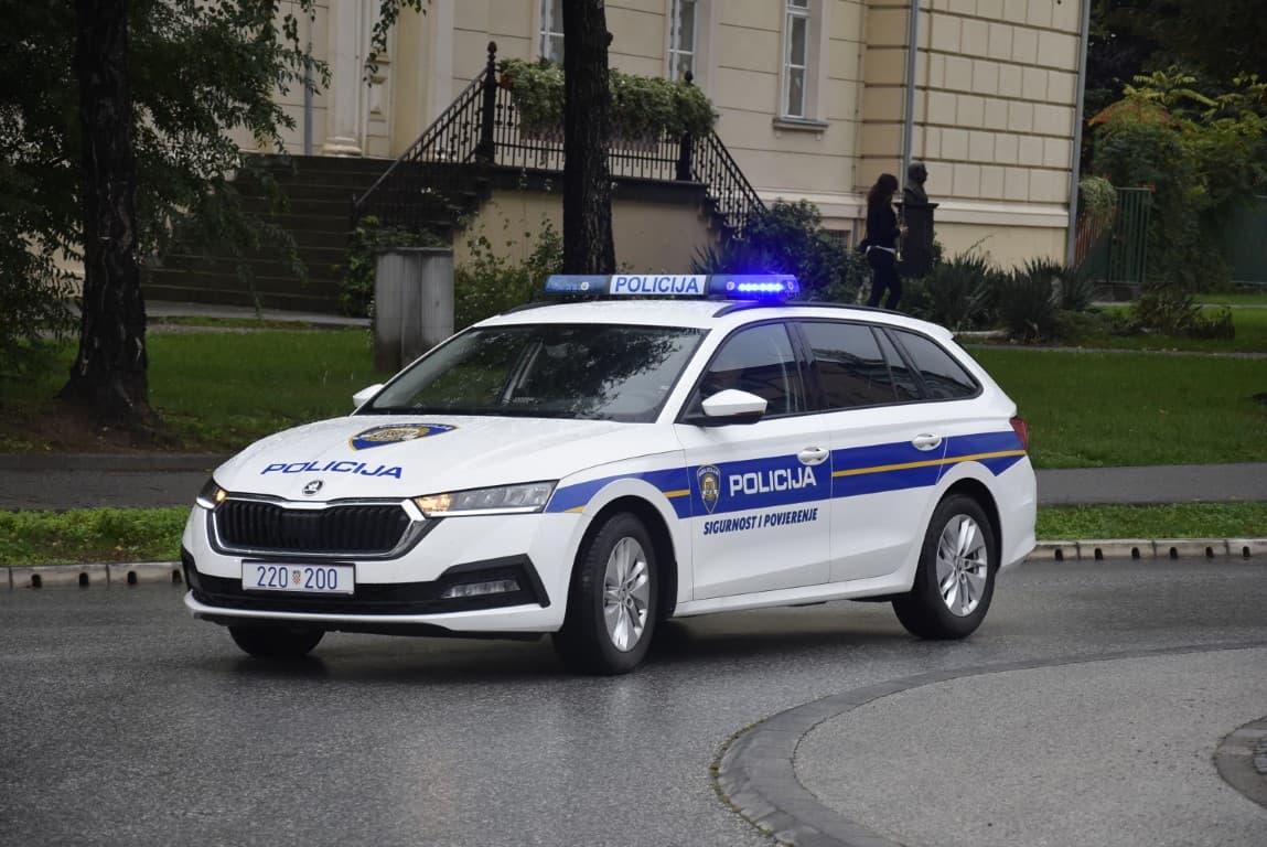 Bijeg nakon sudara u Požegi: Oštetio parkirani automobil pa nestao