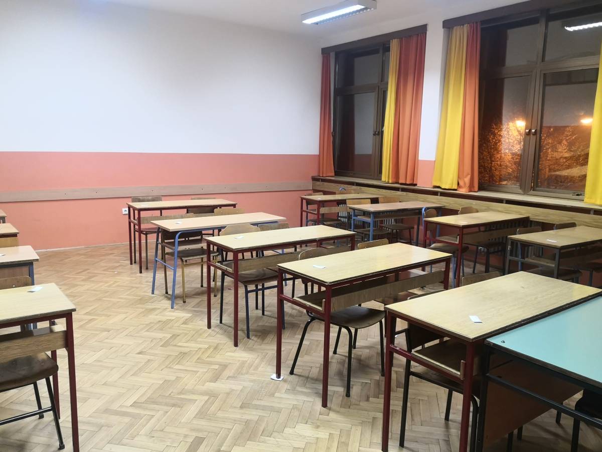 SB Online | Paradoks u Slavonskom Brodu: Učenici jedne srednje škole idu na online nastavu, ali ne zbog koronavirusa