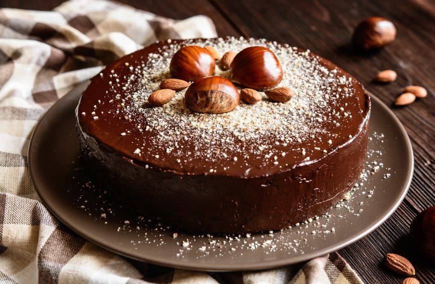 SB Online | Sočna torta od kesten-pirea i čokolade koja se priprema bez grama brašna