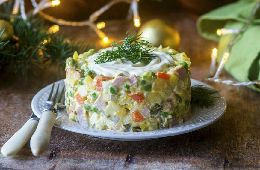 SB Online | Francuska salata: Dva recepta za klasik novogodišnjeg stola