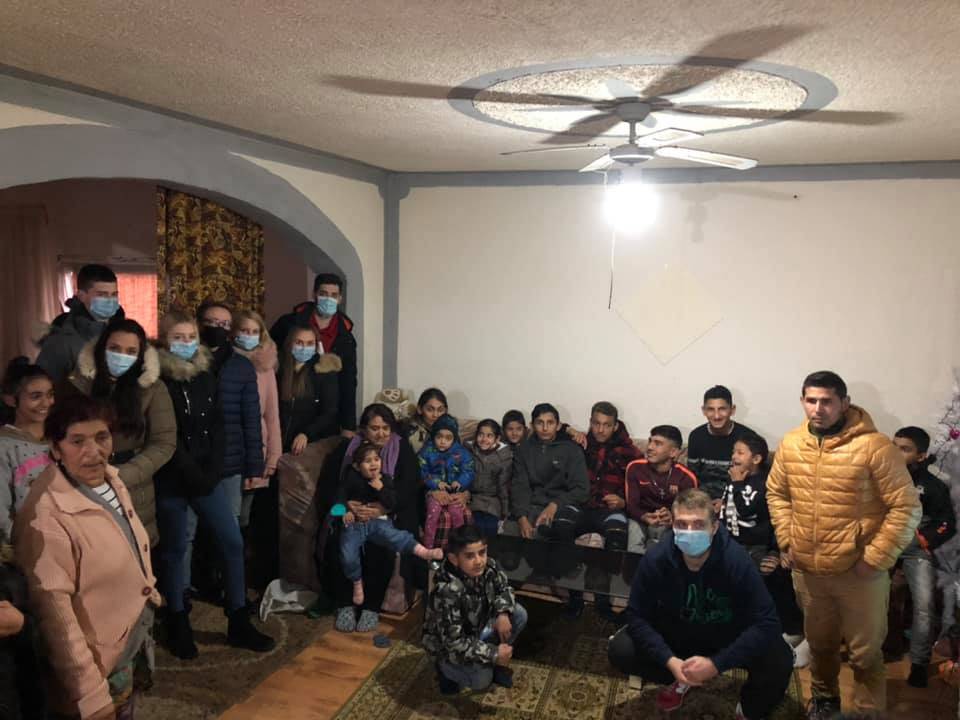 SB Online | Mladi iz Sibinja i dalje neumorni! Danas su posjetili romsko naselje u Slavonskom Brodu gdje su smješteni potresom pogođeni mještani