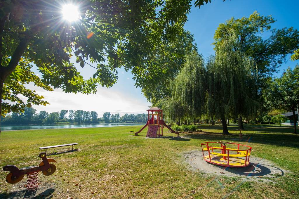 SB Online | Ovo su lokacije na kojima su postavljene nove sprave na dječjim igralištima u Slavonskom Brodu