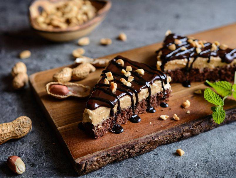 SB Online | Kako sočno! Recept za čokoladni kolač s maslacem od kikirikija