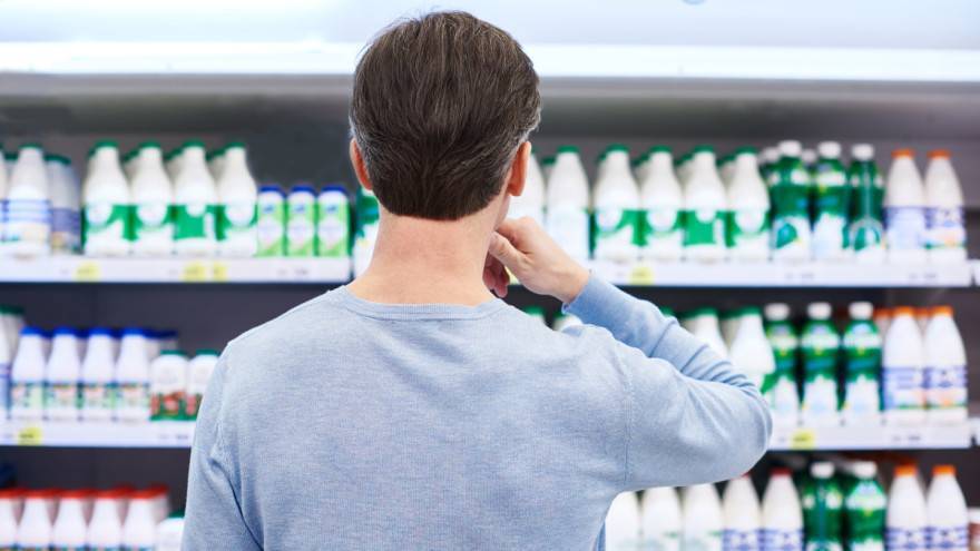 SB Online | HPK upozorava na obmanu: Na jeftino uvozno mlijeko stavljaju šahovnice!?