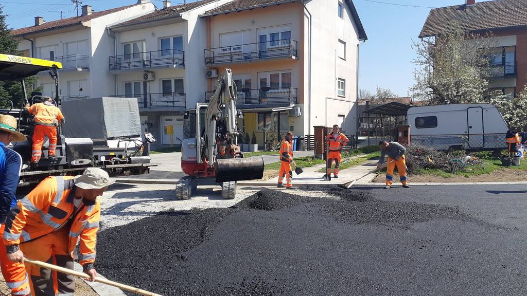 SB Online | U tijeku radovi asfaltiranja kolnika u Berislavićevoj ulici