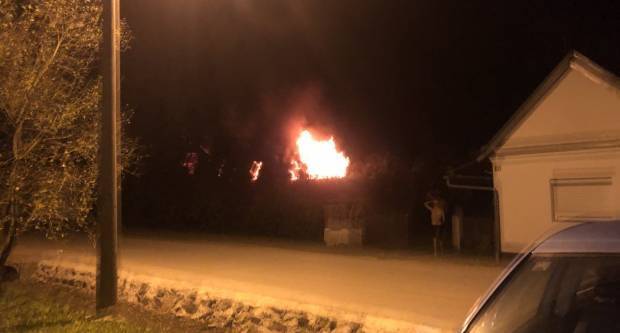 SB Online | Požar u Sl. Brodu, izgorjelo krovište kuće